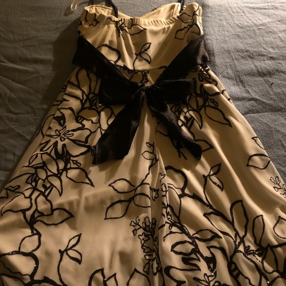 Dress - Picture 2 of 3